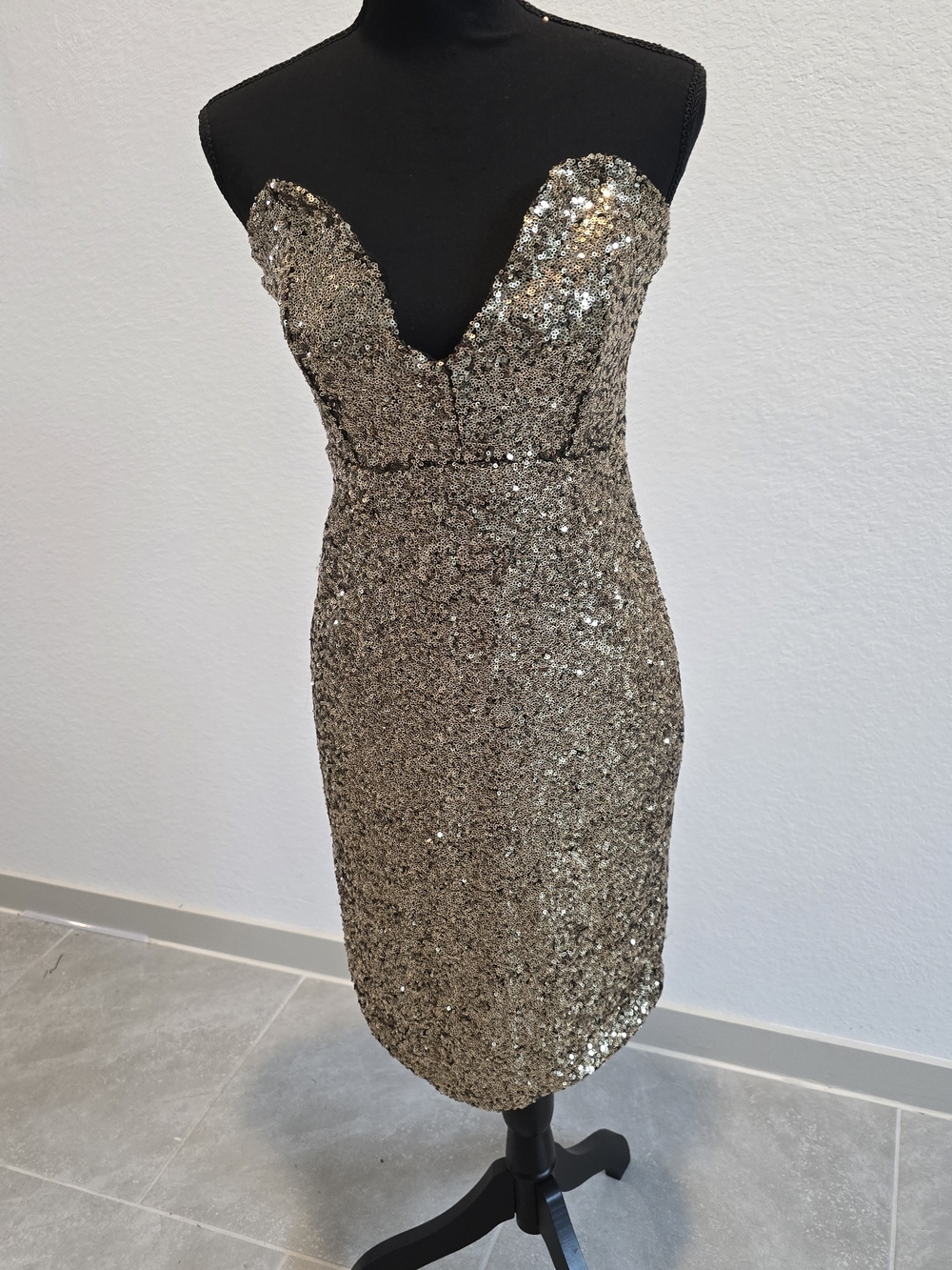 Strapless Sequin Cocktail Dress in Gold